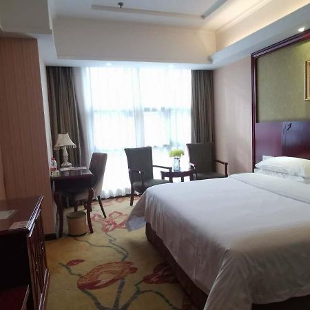 Vienna Hotel Chaozhou Plaza מראה חיצוני תמונה
