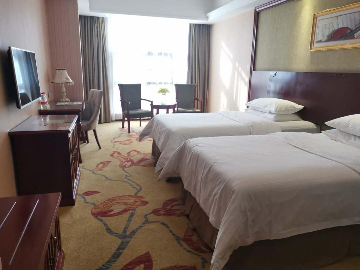 Vienna Hotel Chaozhou Plaza מראה חיצוני תמונה