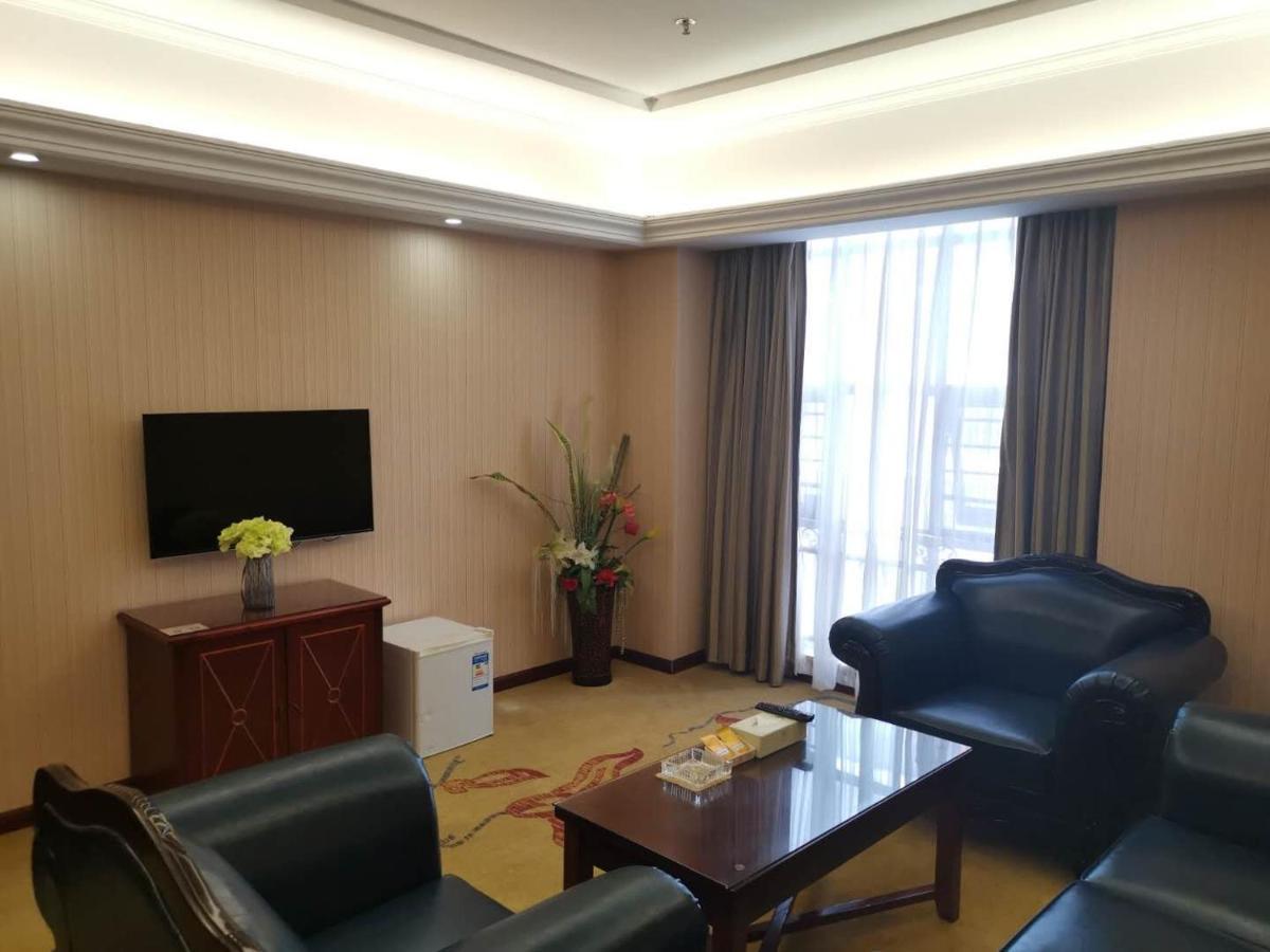 Vienna Hotel Chaozhou Plaza מראה חיצוני תמונה